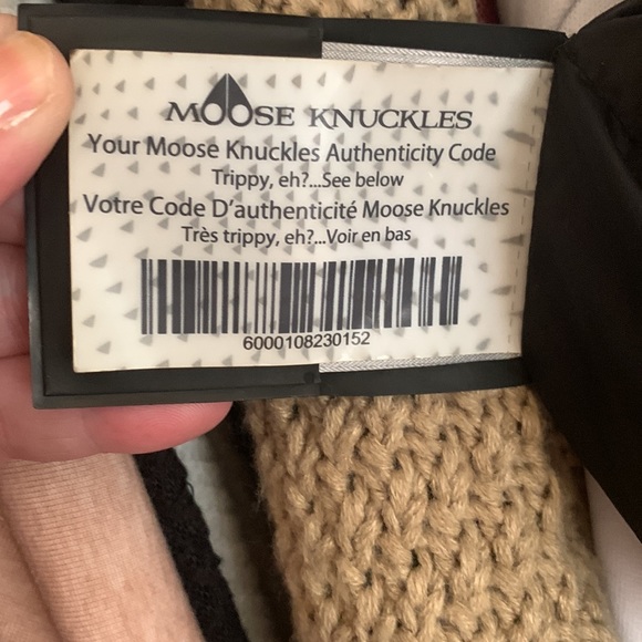 Authentic Moose Knuckles Down coat. Thick with down, no smokers as well.